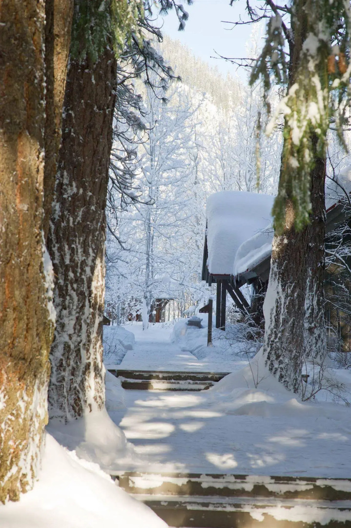 Sleeping Lady Mountain Resort