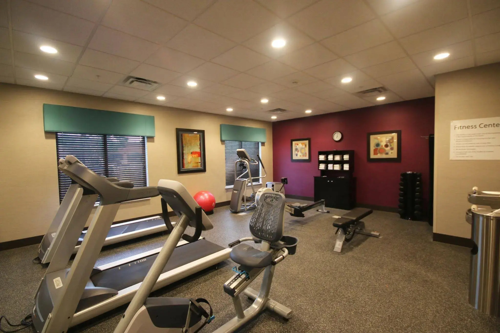Holiday Inn Express & Suites Charlotte North by IHG
