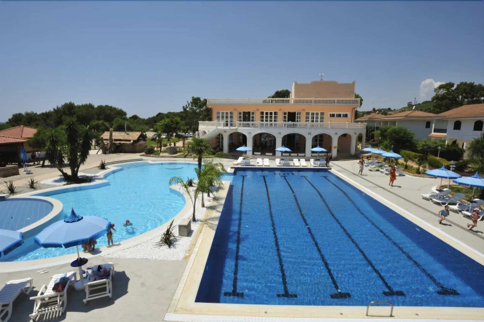 Santa Monica Resort & Village