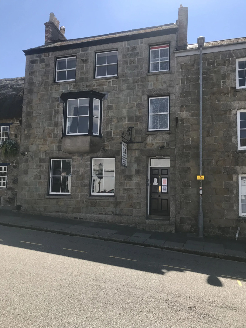 Number 52 Bed & Breakfast