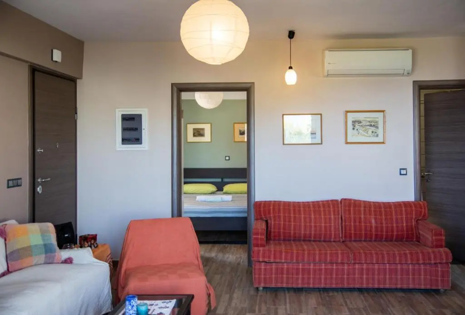 Serenity villa-1st floor-Sea view-Sandy beach 250m away.