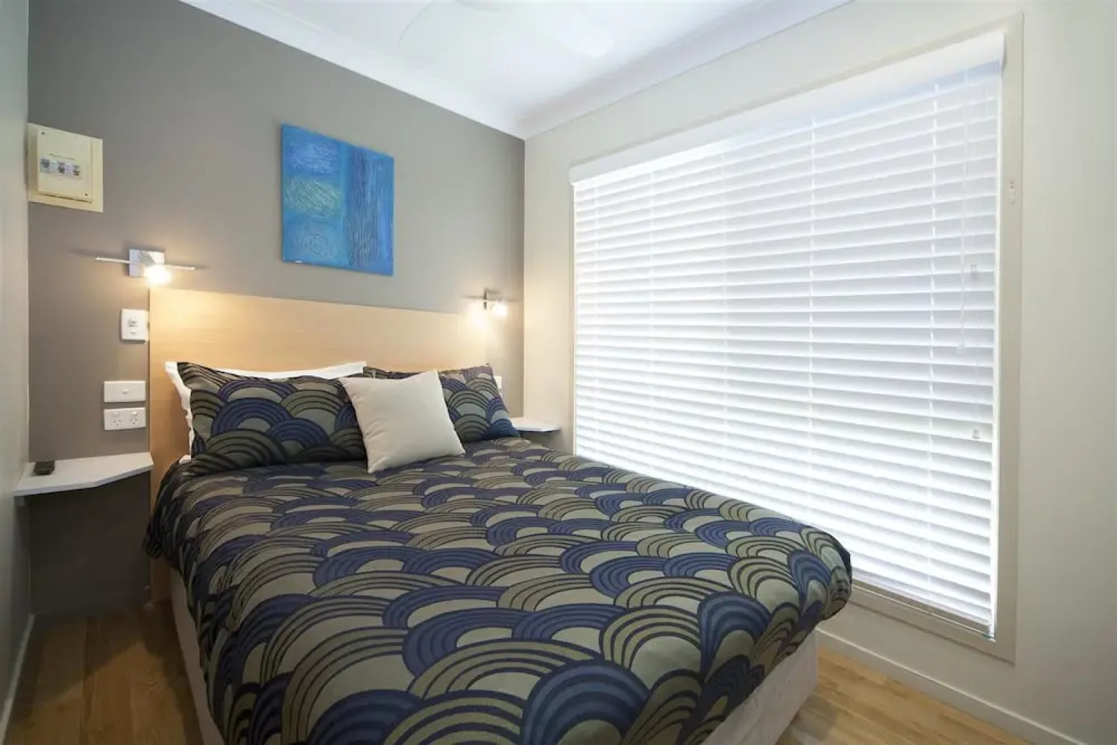 Holiday Haven Swan Lake