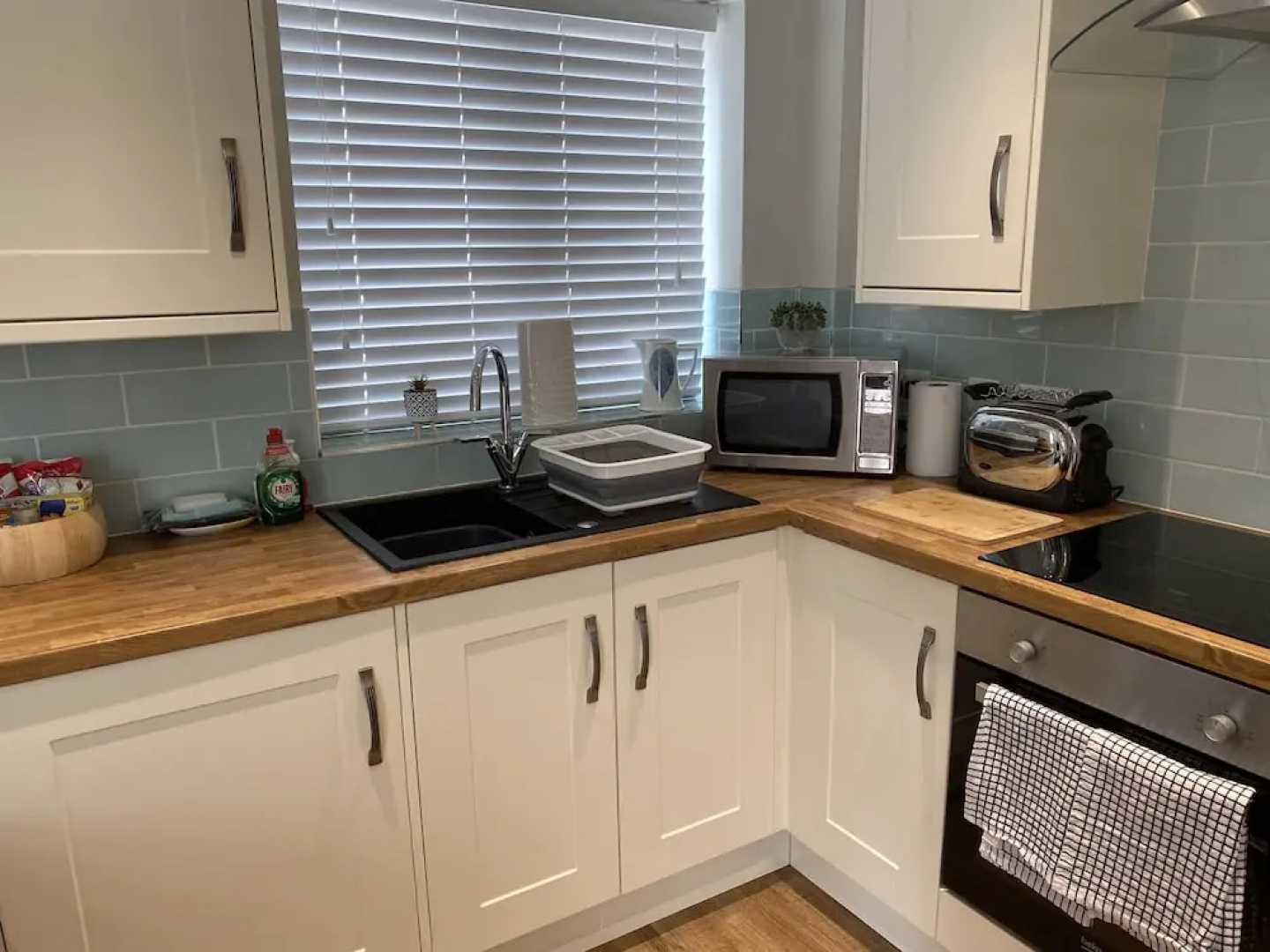 Modern 2-bed House and Parking Tibshelf Derbyshire