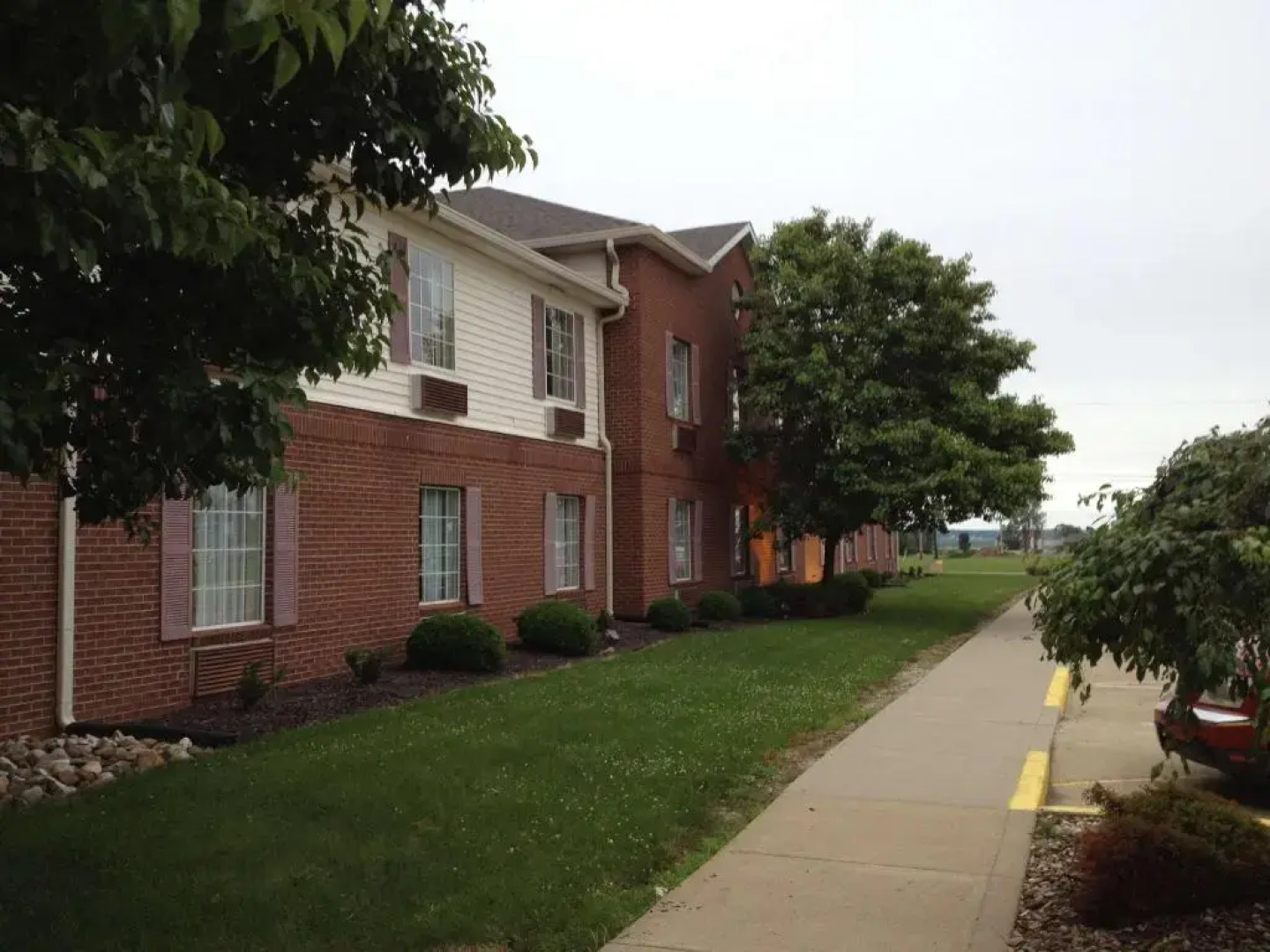 Country Hearth Inn & Suites Willard