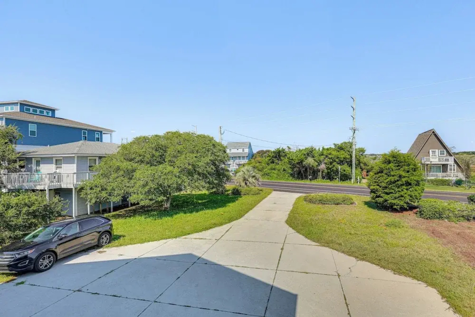 Walk to Beaches: Home w/ Patio in Surf City!