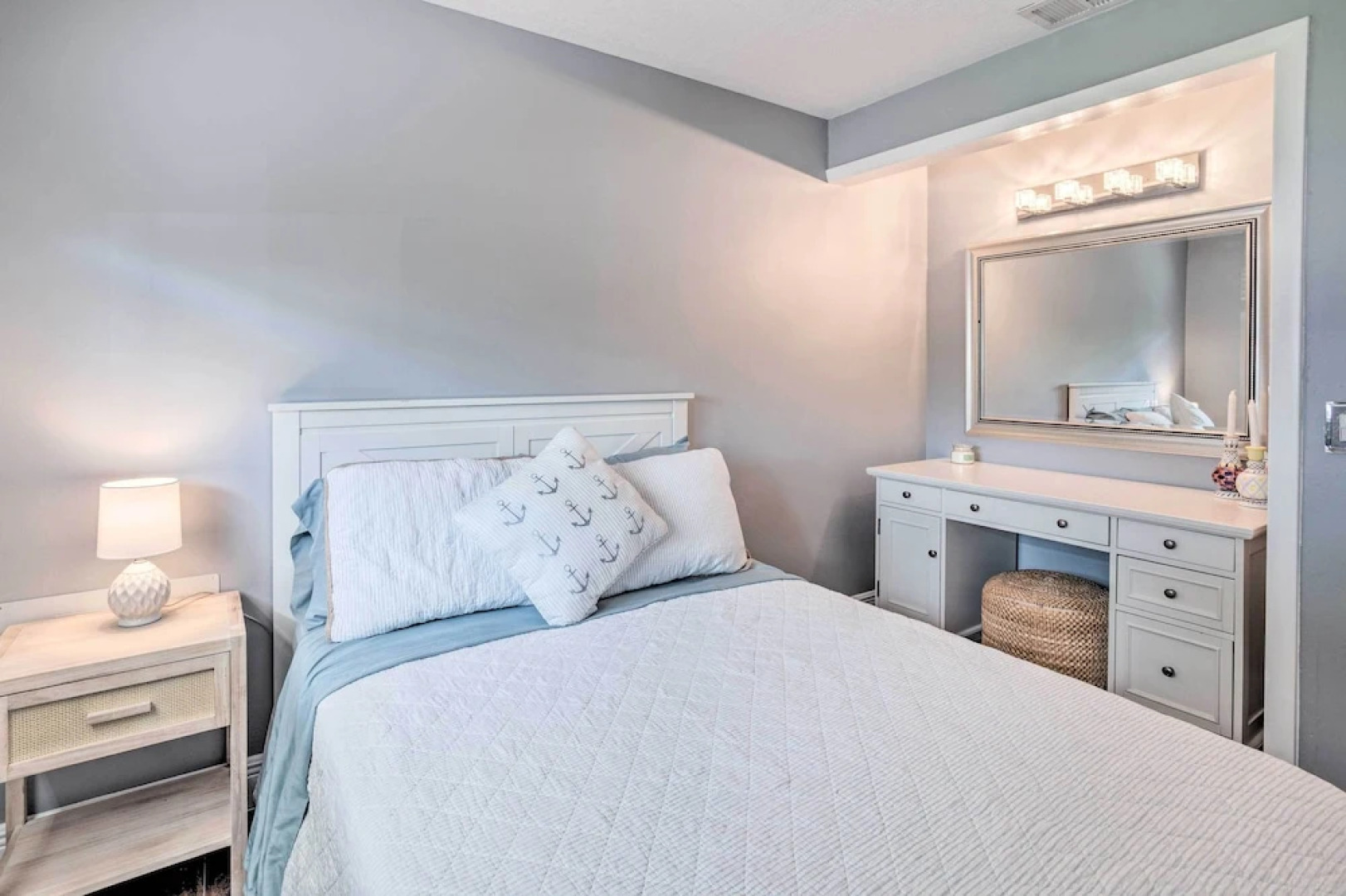 Poolside Paradise w/ Tropical Hut in Palm Beach