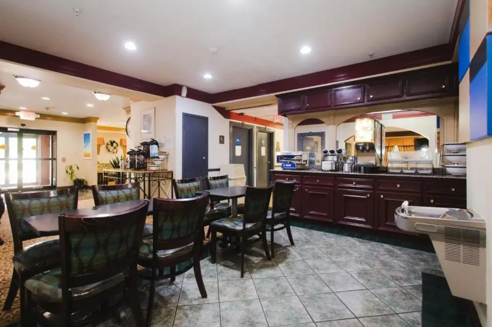 Days Inn by Wyndham Rosenberg