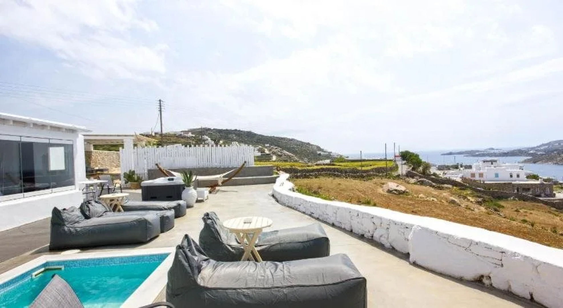 Anixi Lounge Suites - Adults Only