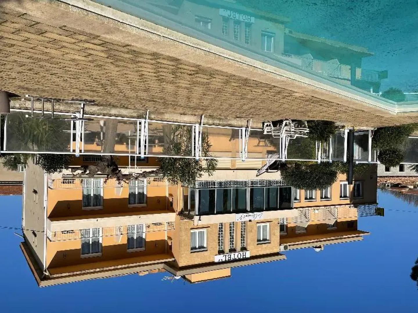 Logis Hotel Le Clement V