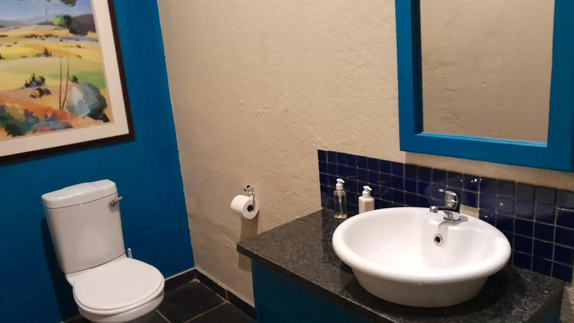 Shangri-La Country Hotel