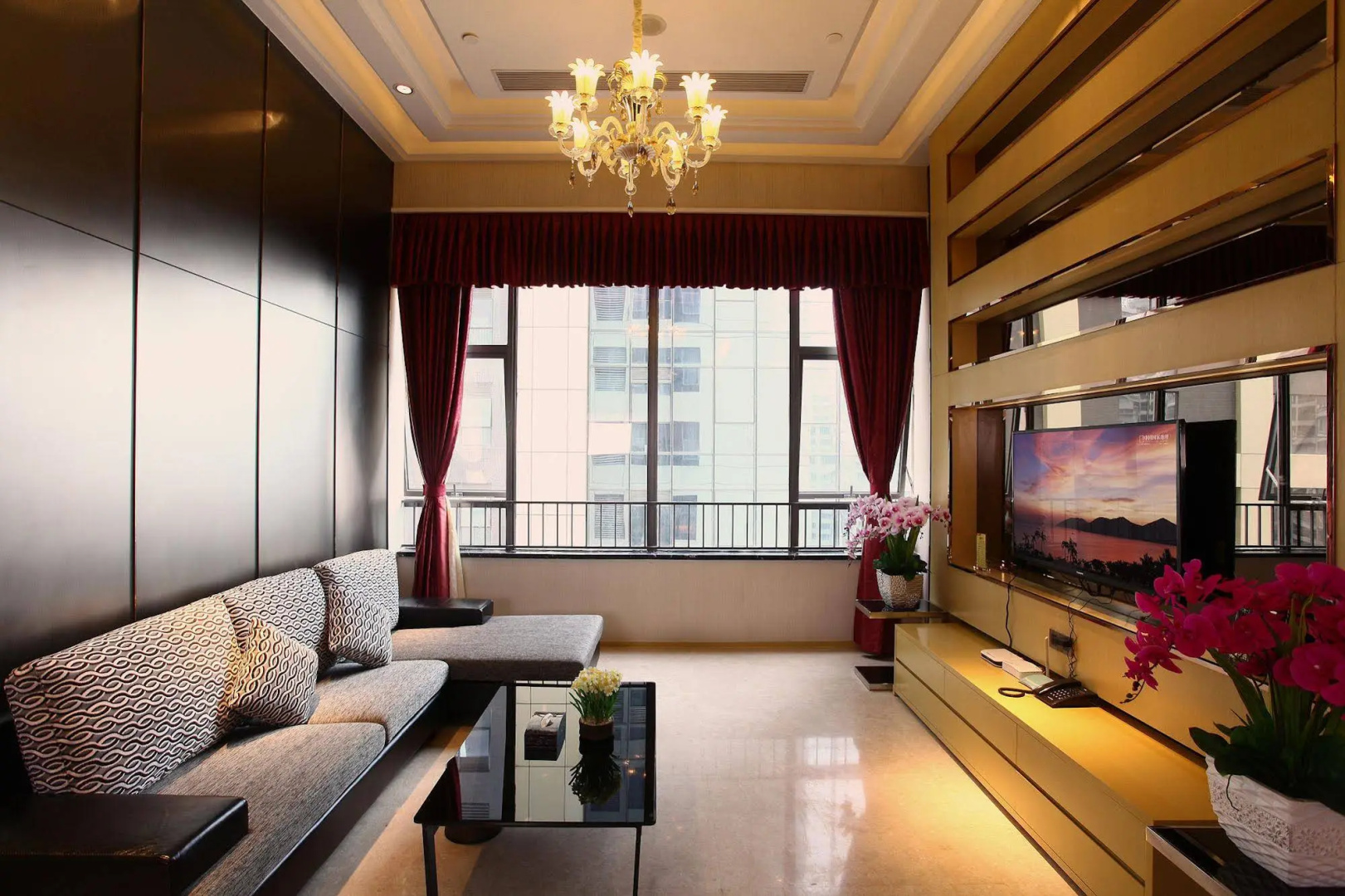 HeeFun Apartment Hotel GZ Poly D Plaza