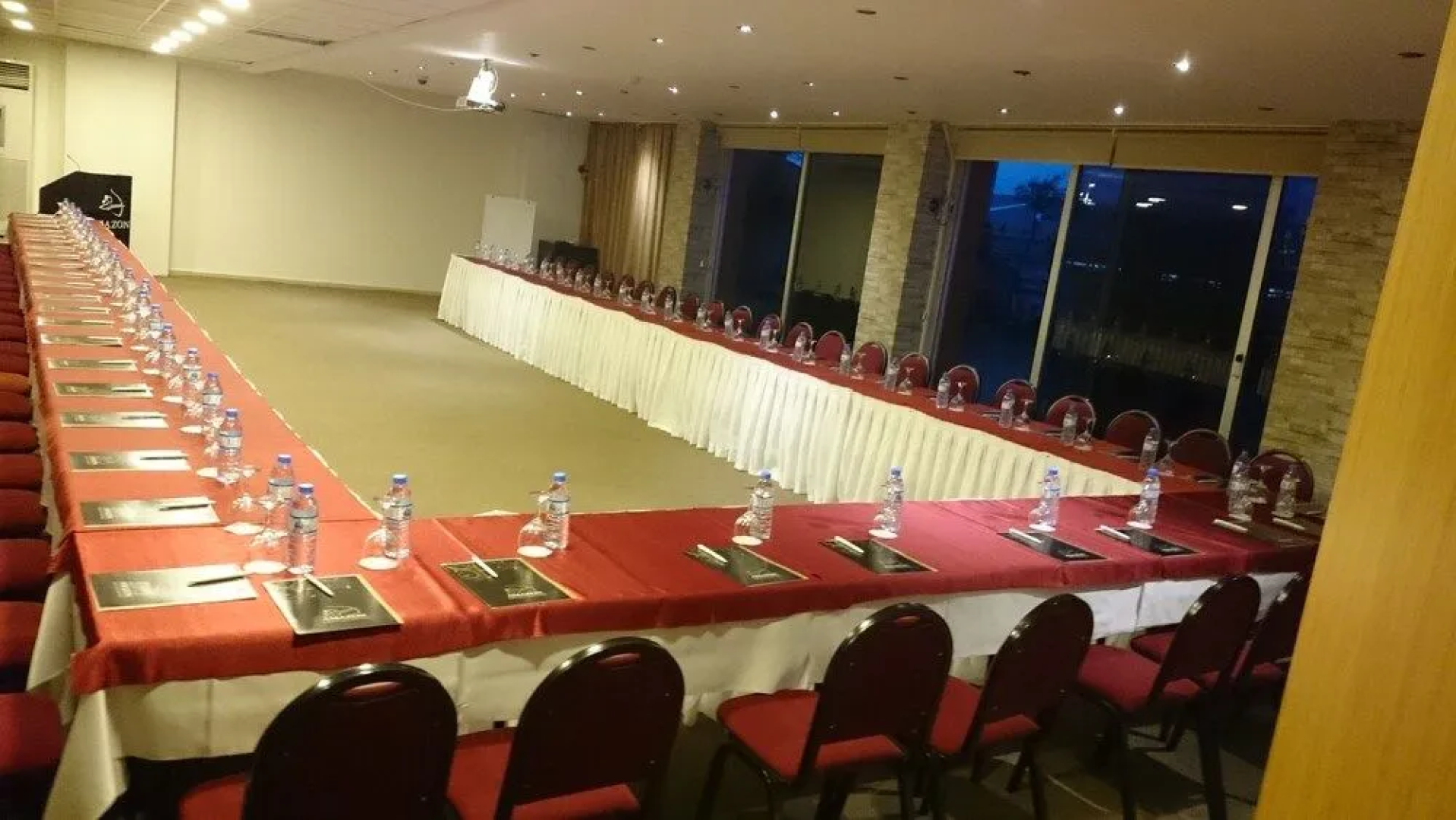 Amazon Aretias Hotel
