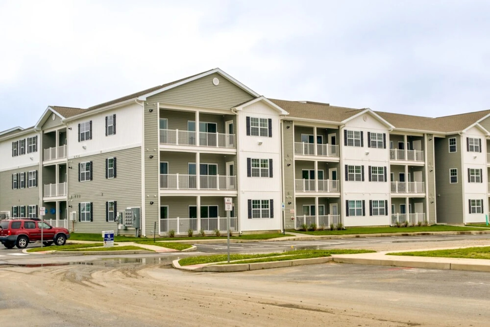 Creek Access & Balcony: Lewes Home Near Beaches