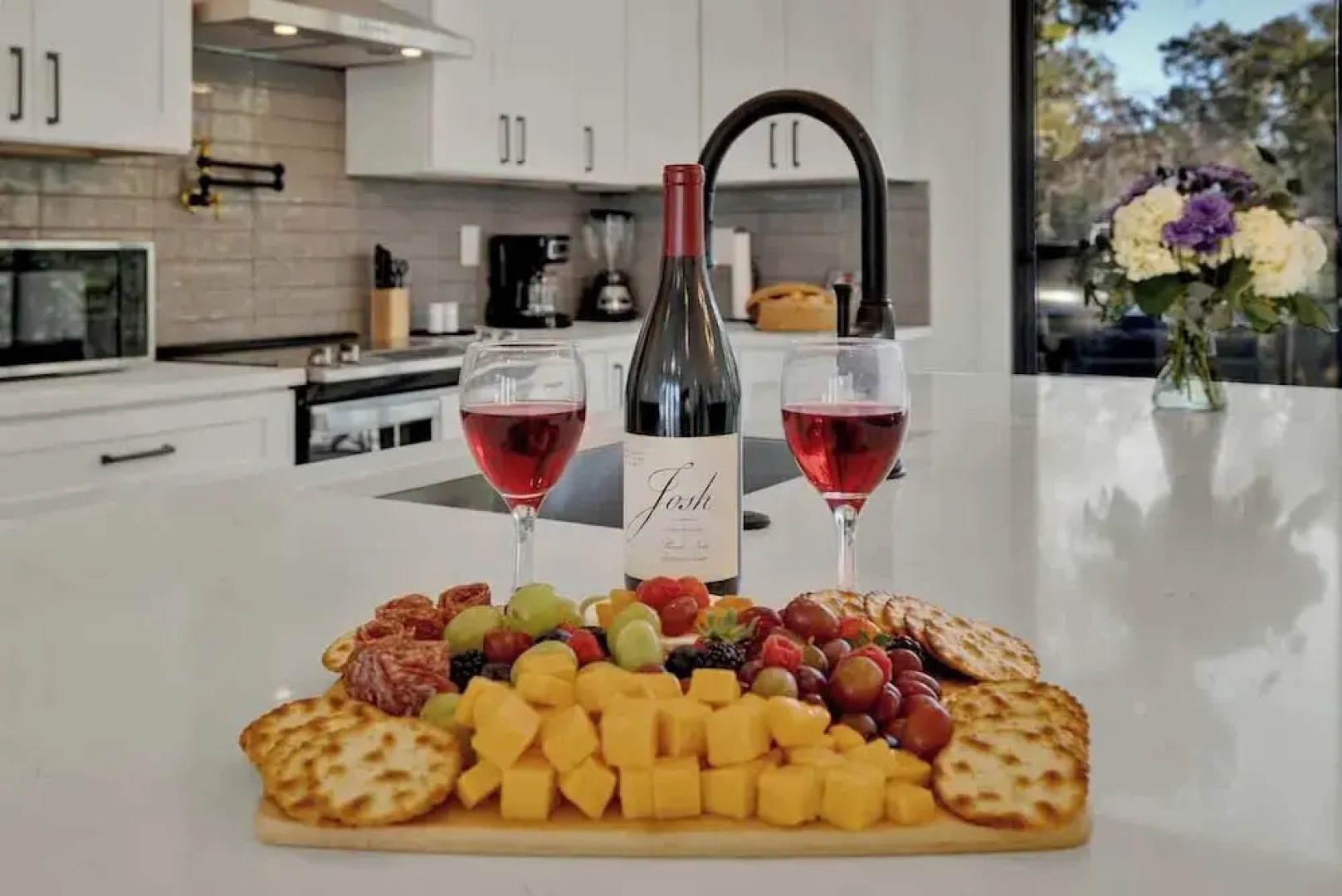 Serene Getaway Nestled in the Tx Hill Country!