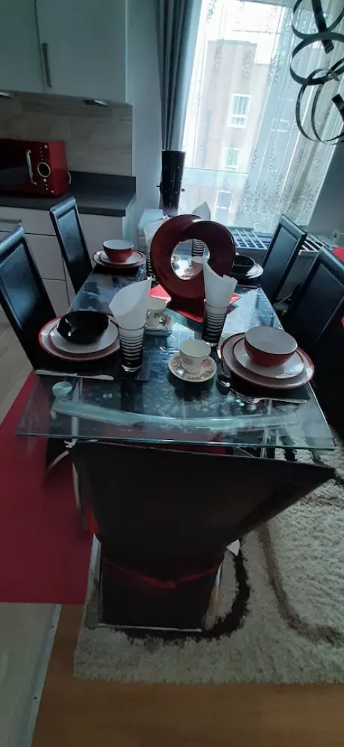 Modern Apartment Minutes From Central London, UK