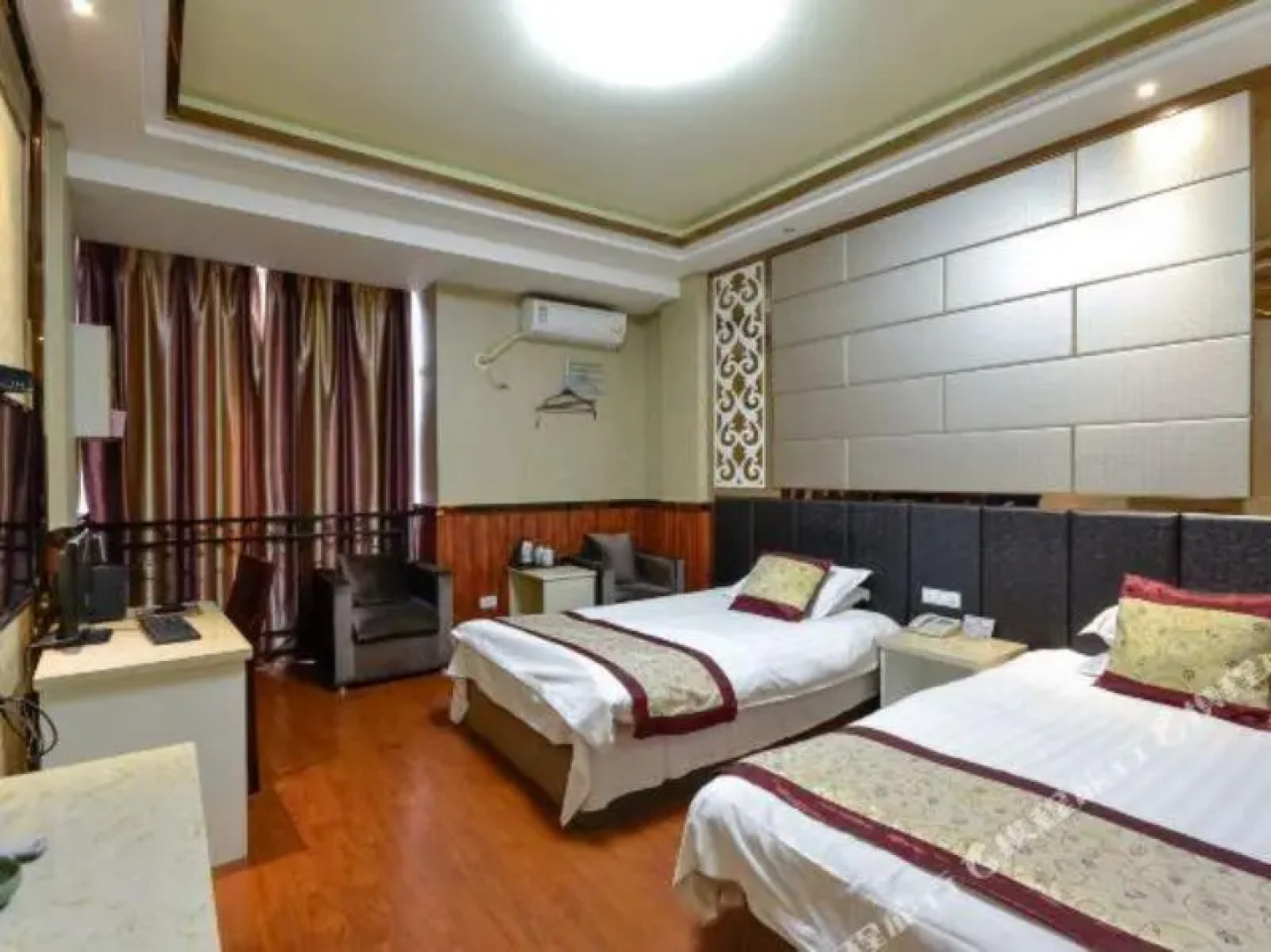 Jianchuan Business Hotel