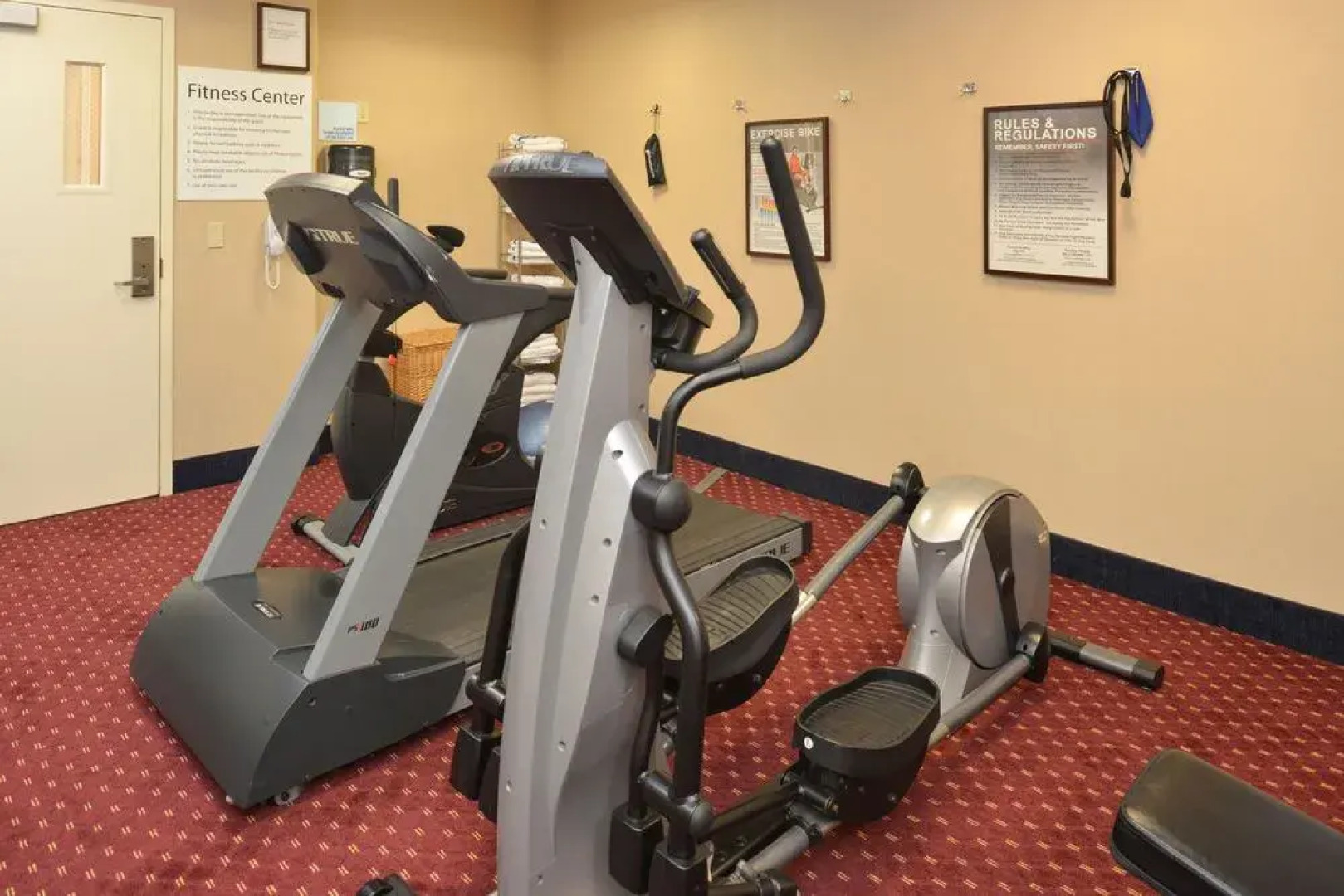 Holiday Inn Express & Suites Lathrop