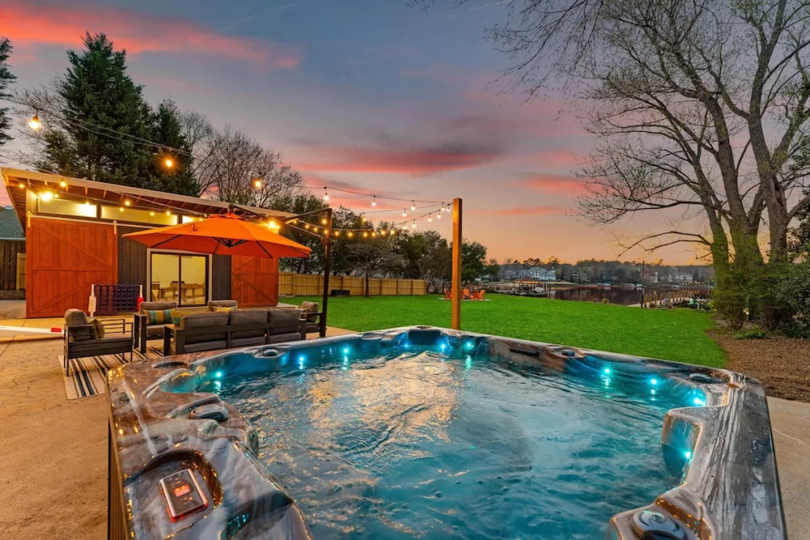 Blue Haven W/game Room, Hot Tub & Optional Boat Rental