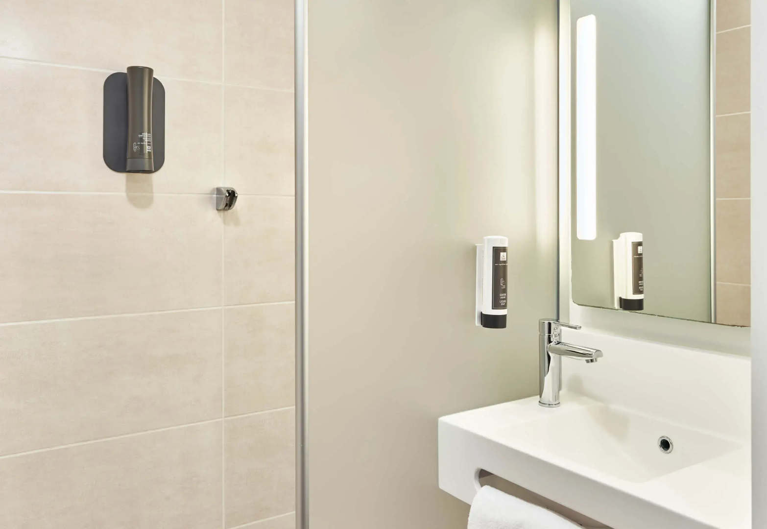 B&B HOTEL MASSY Gare TGV