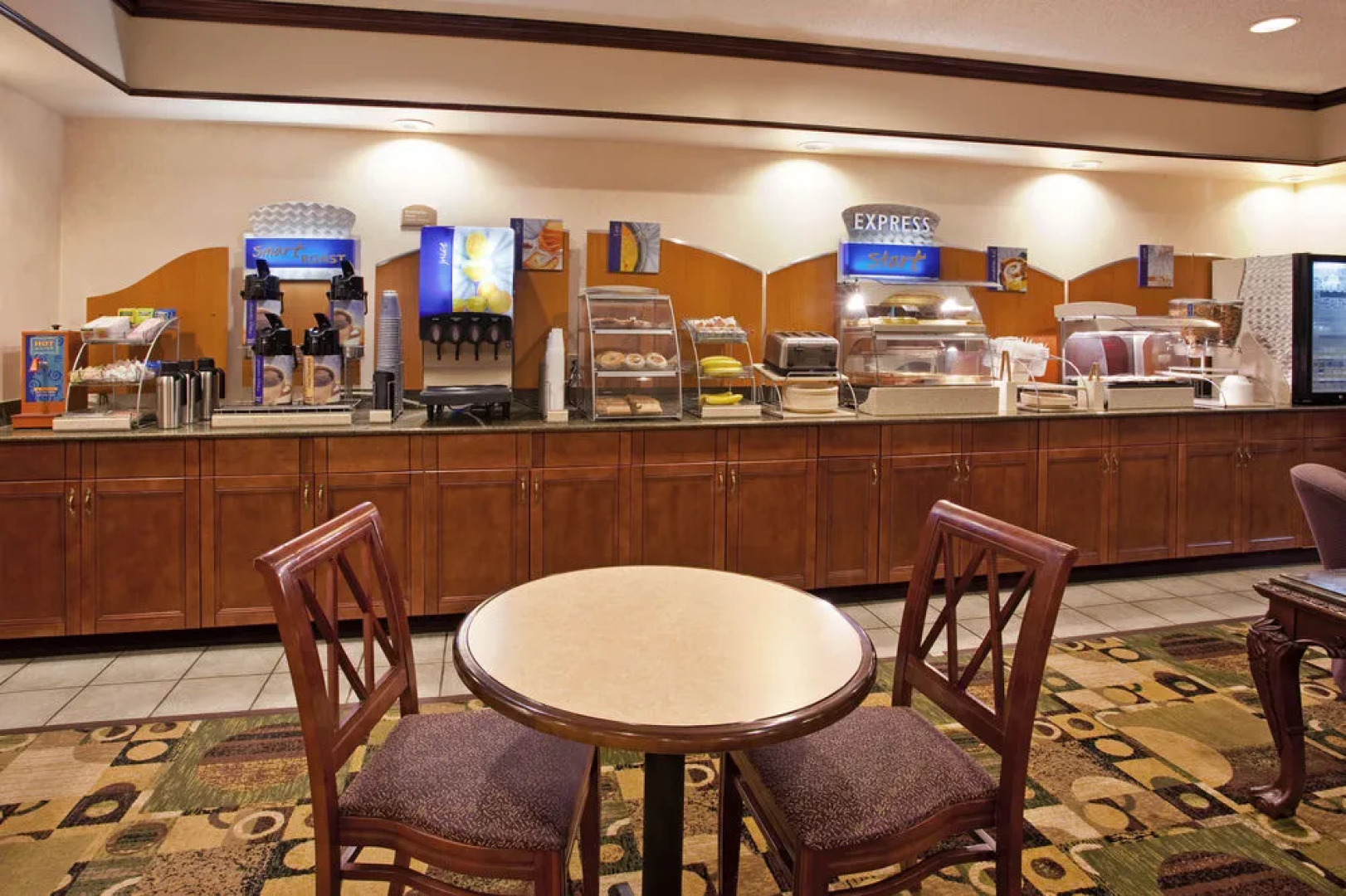 Holiday Inn Express Hotel & Suites CIRCLEVILLE