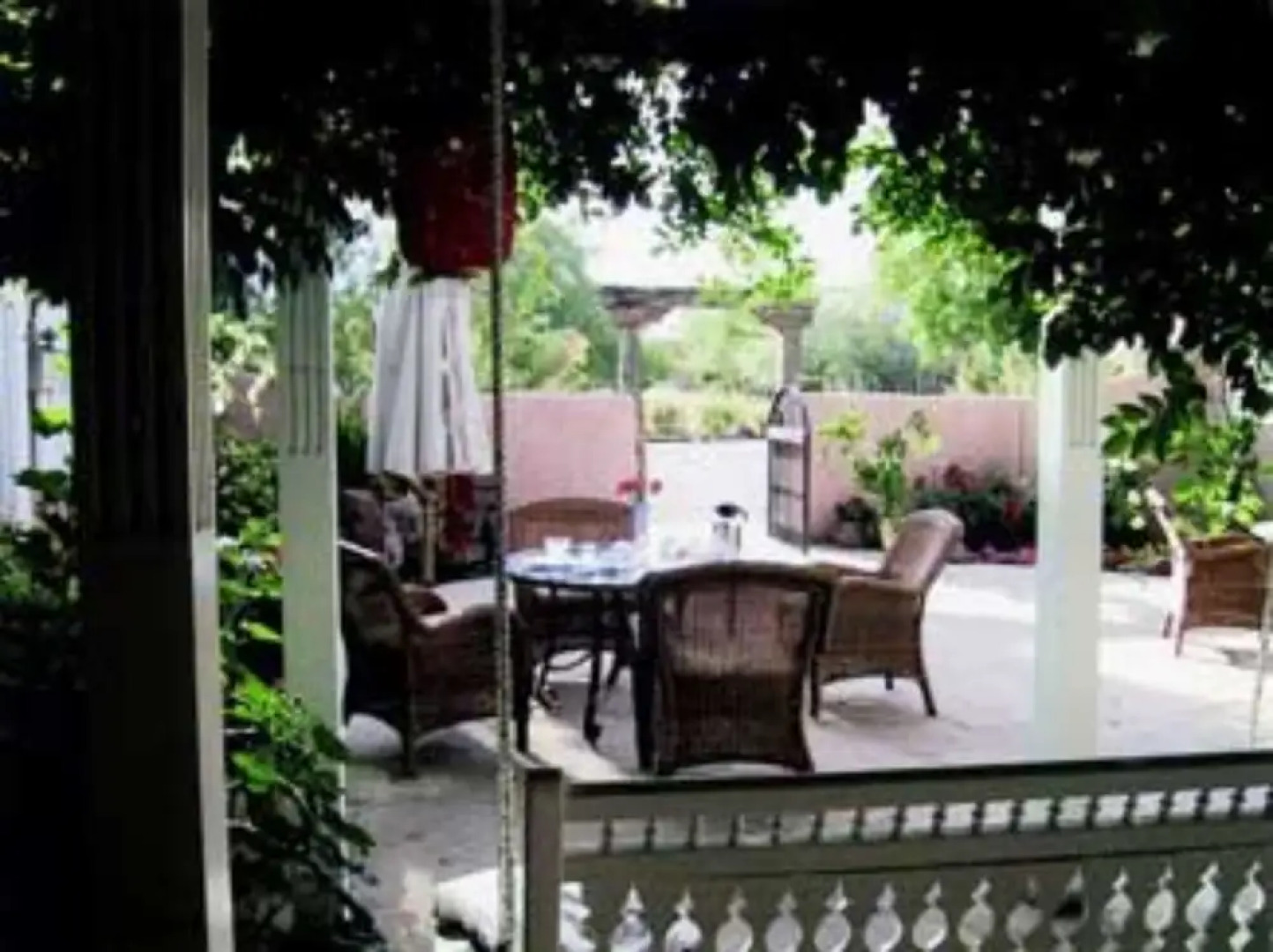 Nora Dixon Place Bed & Breakfast