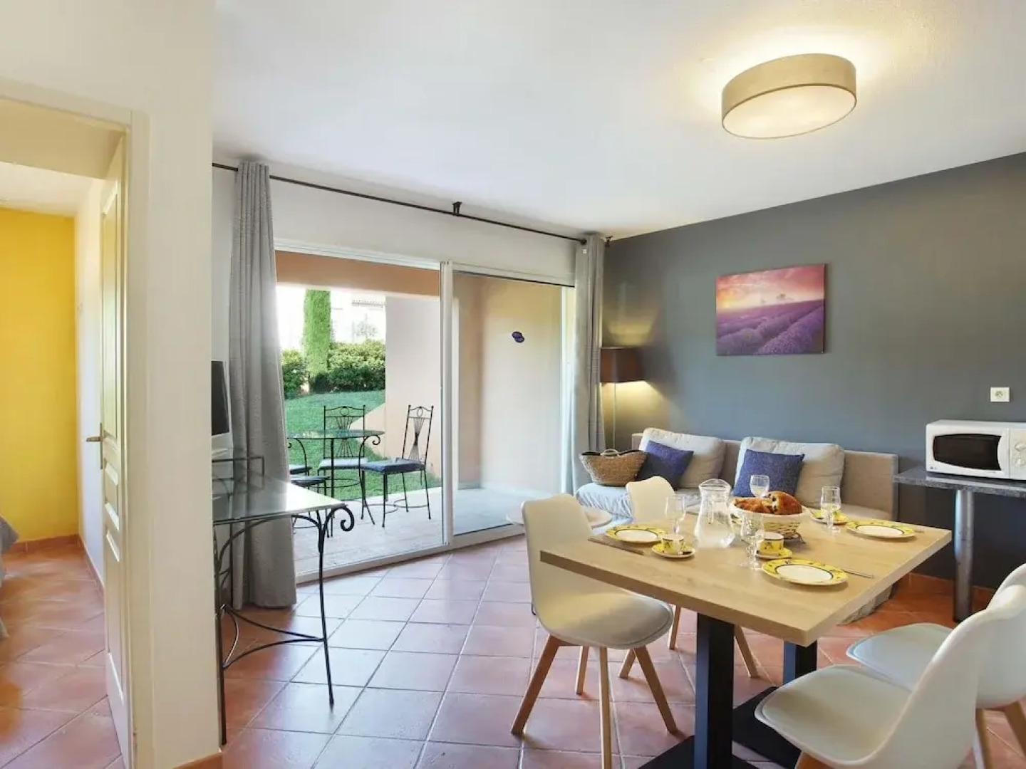 Apartment in Greoux-les-bains Near Lakes