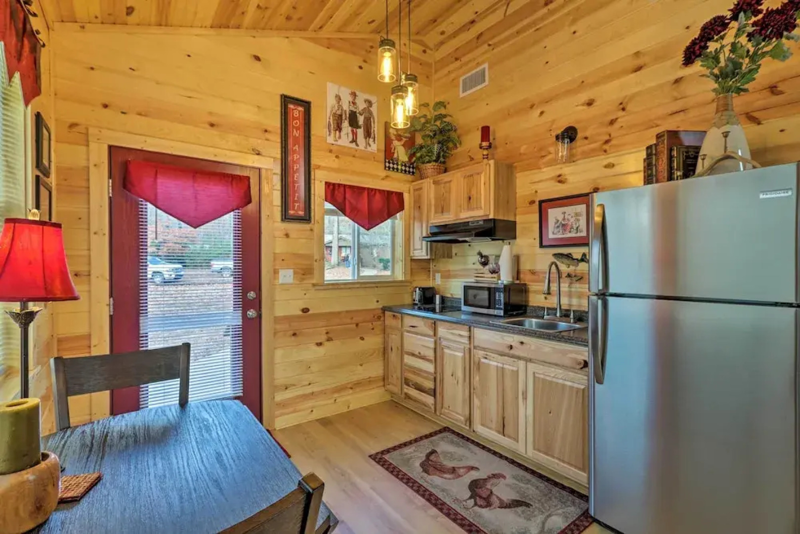 Cozy Heber Springs Cabin w/ Deck & Dock!
