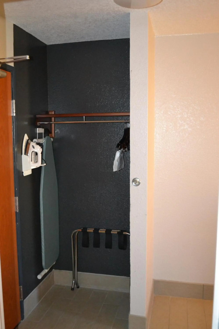 Country Inn & Suites by Radisson, Fairview Heights, IL