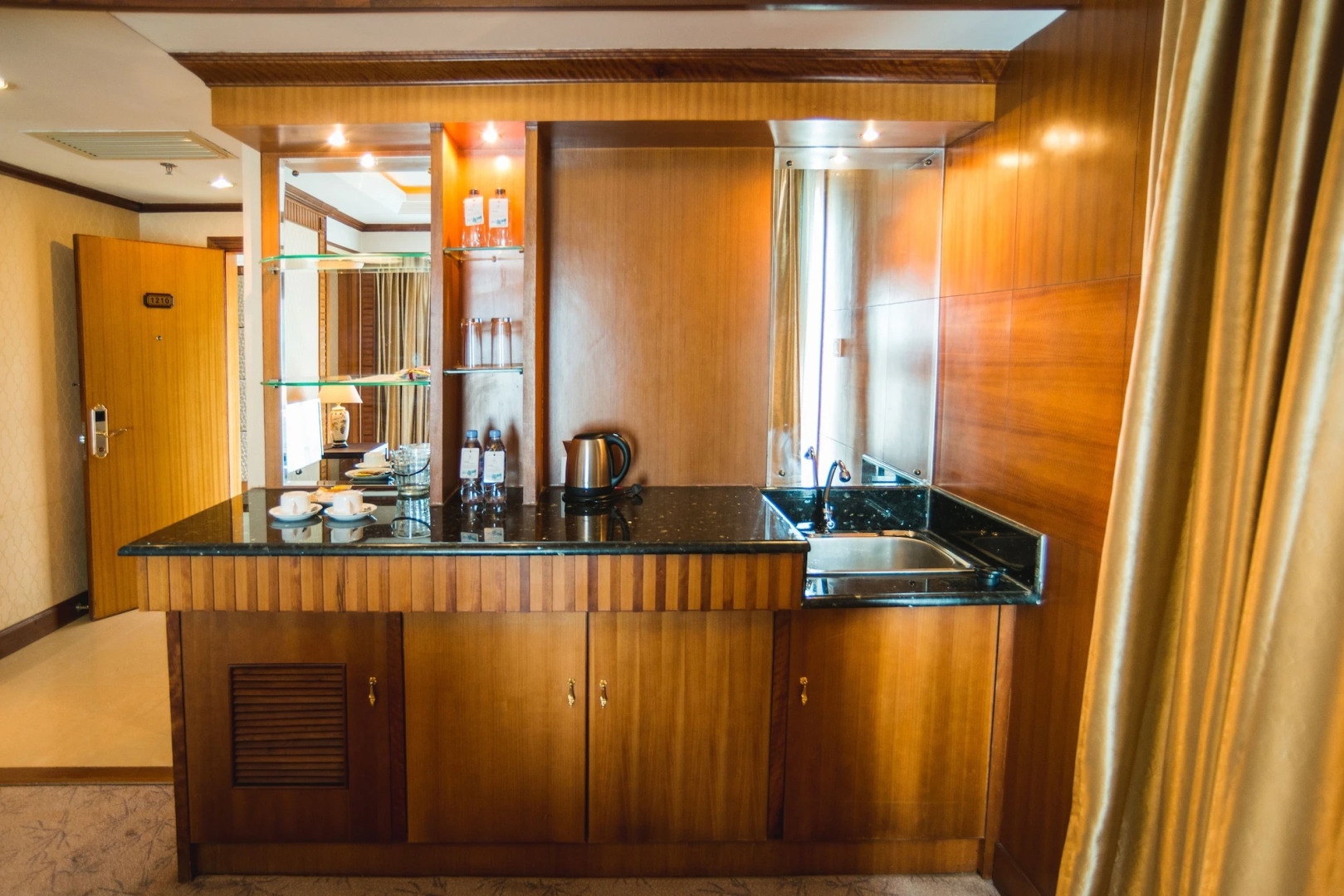 Don Chan Palace, Hotel & Convention