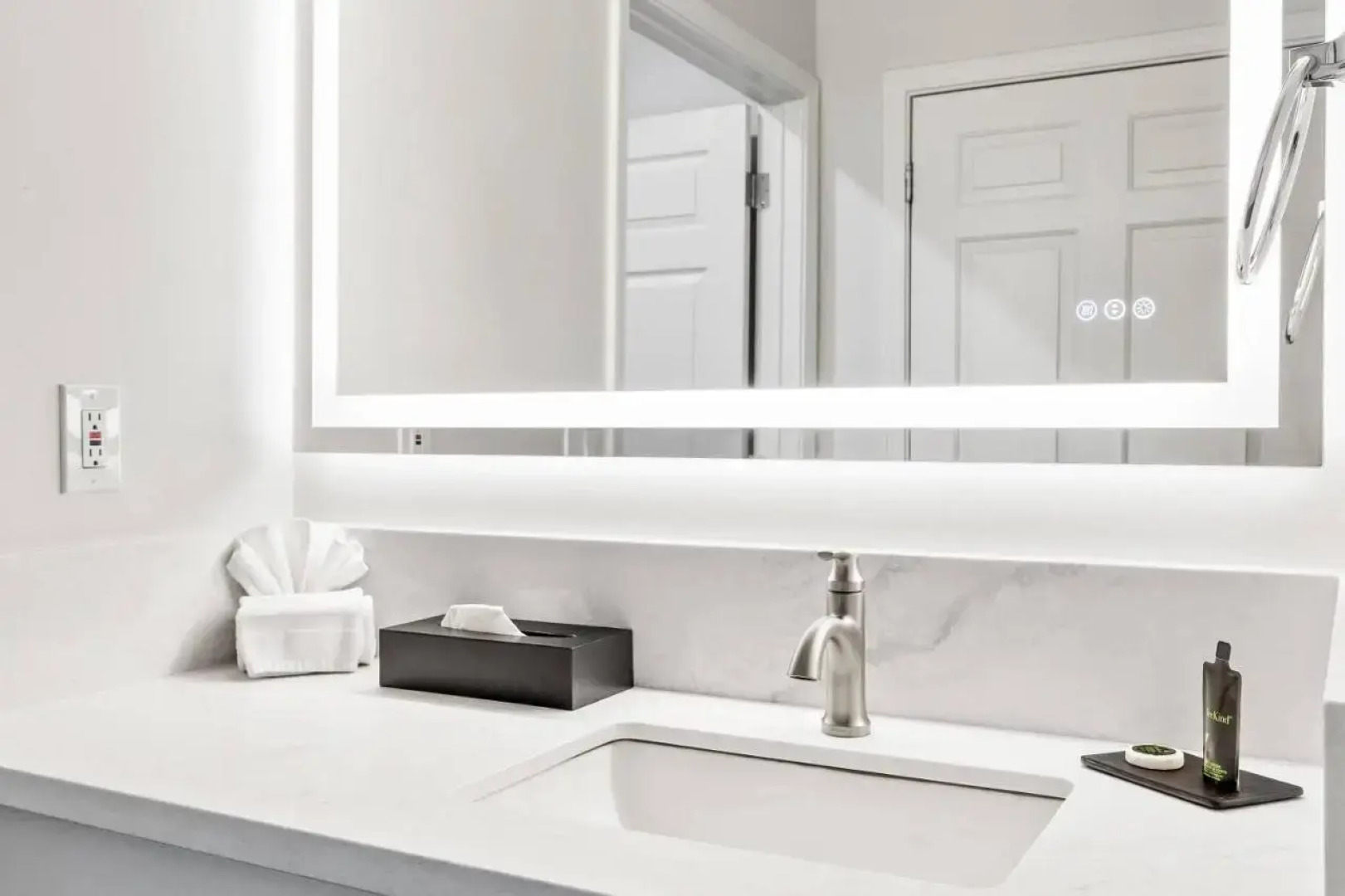 University Park Inn & Suites, an Ascend Collection Hotel