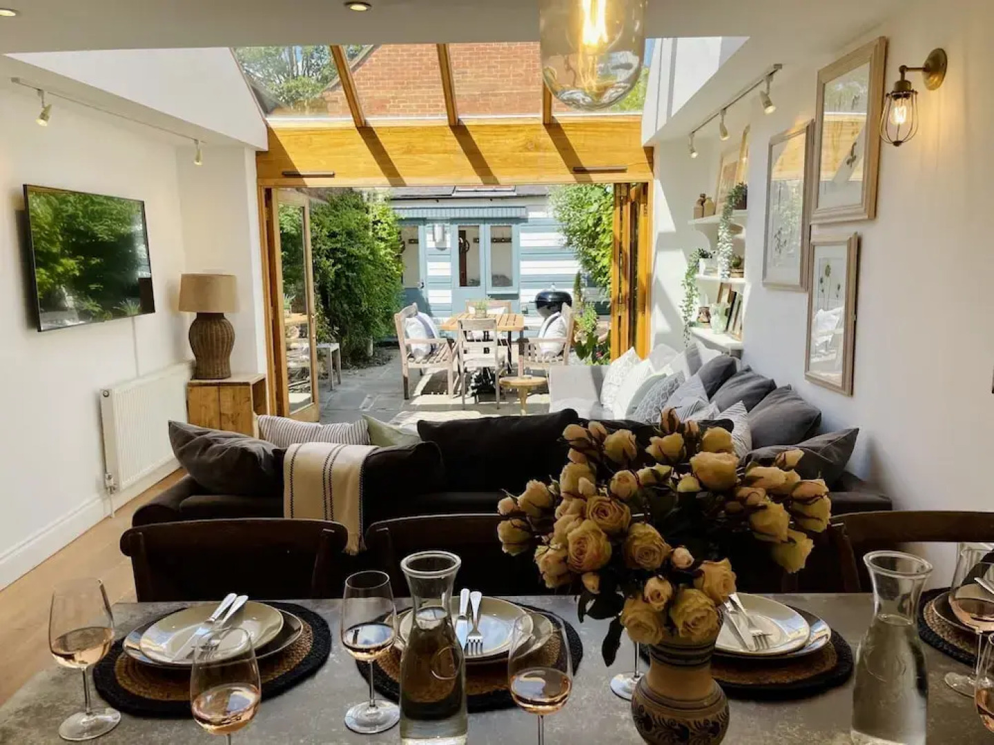 Dolls House - Luxury Townhouse - From 400 Per Night