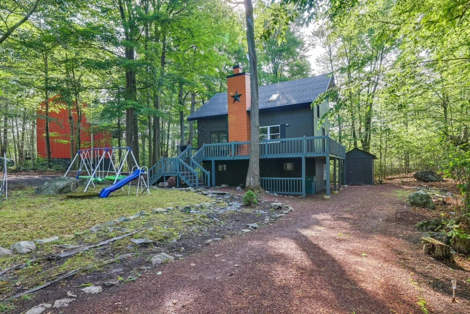 Pet-friendly Tobyhanna Retreat w/ Deck & Playset!