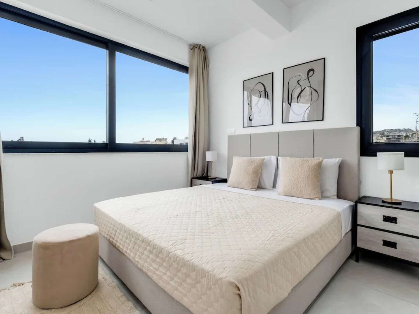 Sanders Elgio - Neat 3-bdr Apt With Rooftop