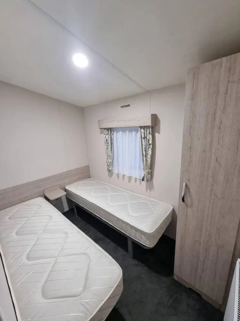 Charming 2-bed Static in Saint Columb