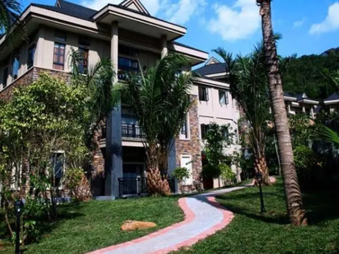 Yanoda Rainforest No.1 Hotel