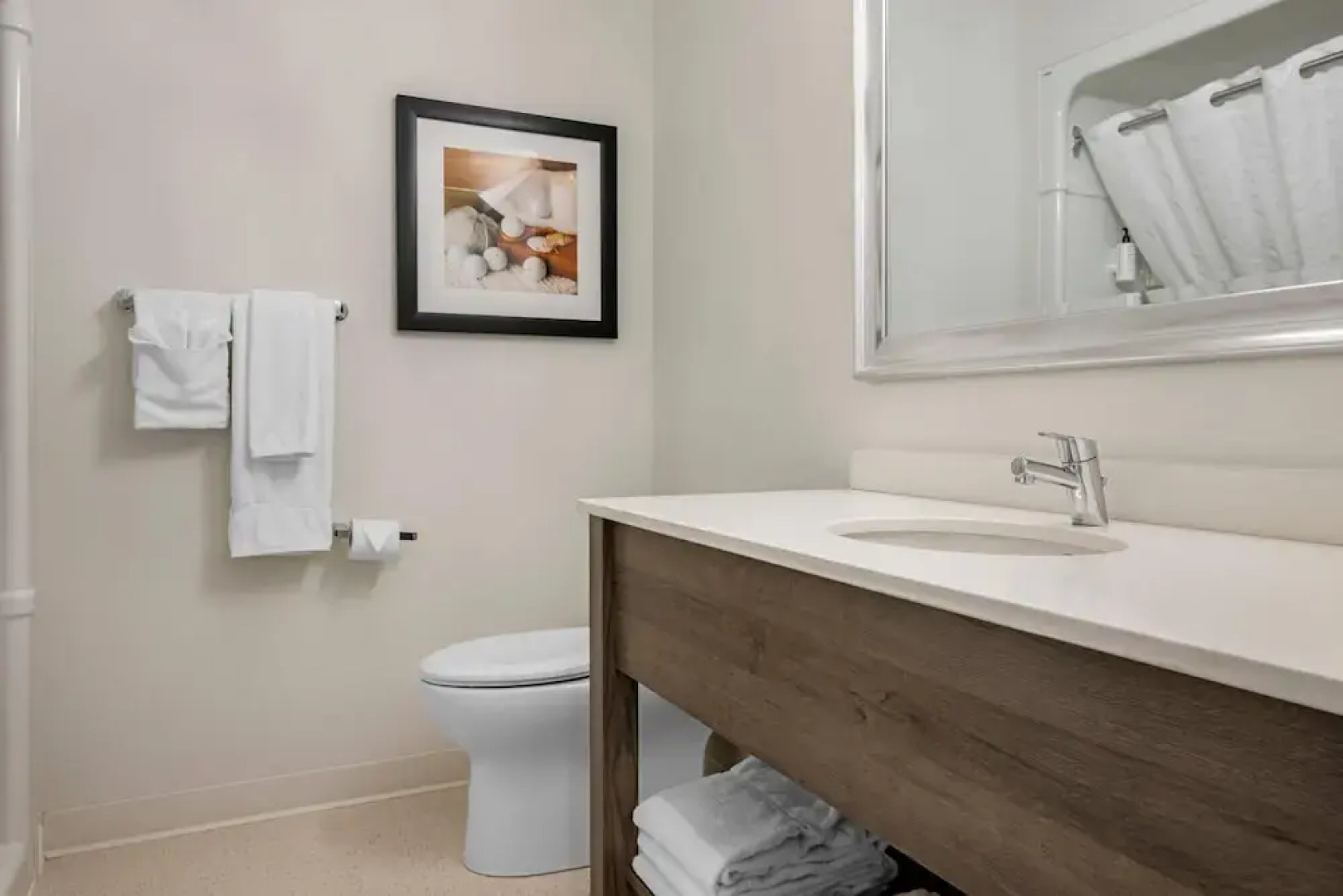 Amsterdam Inn & Suites, an Ascend Collection Hotel