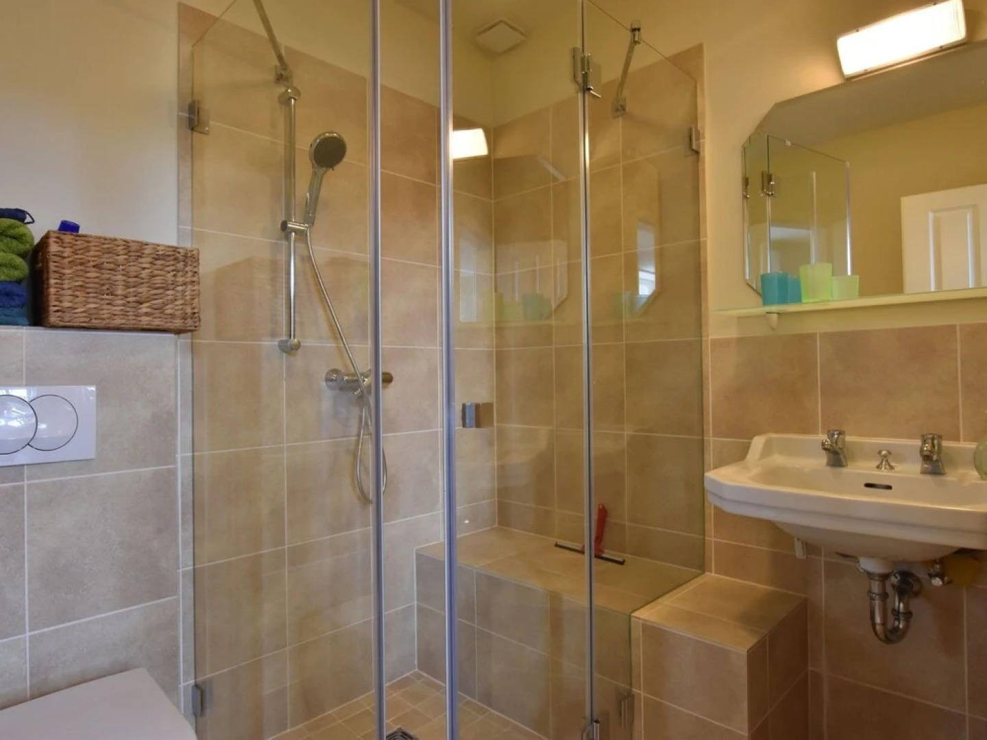 Beautiful Mansion Near Lake in Warnow