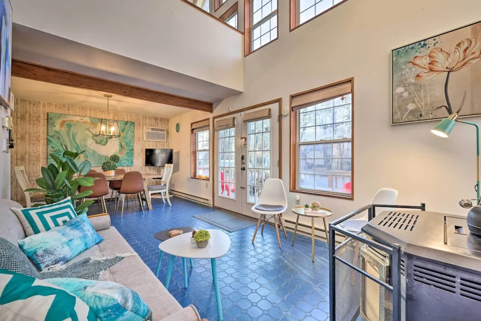 Modern Poconos Gem w/ Fire Pit, Deck & Pool Access