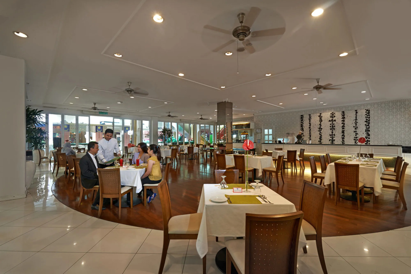 Royale Chulan The Curve