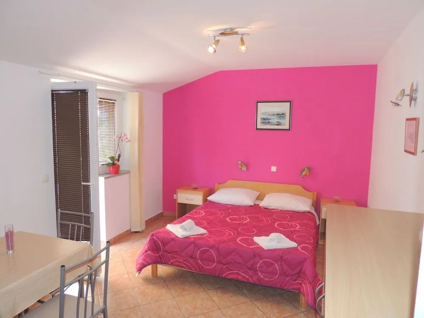 Apartment and rooms Brzac