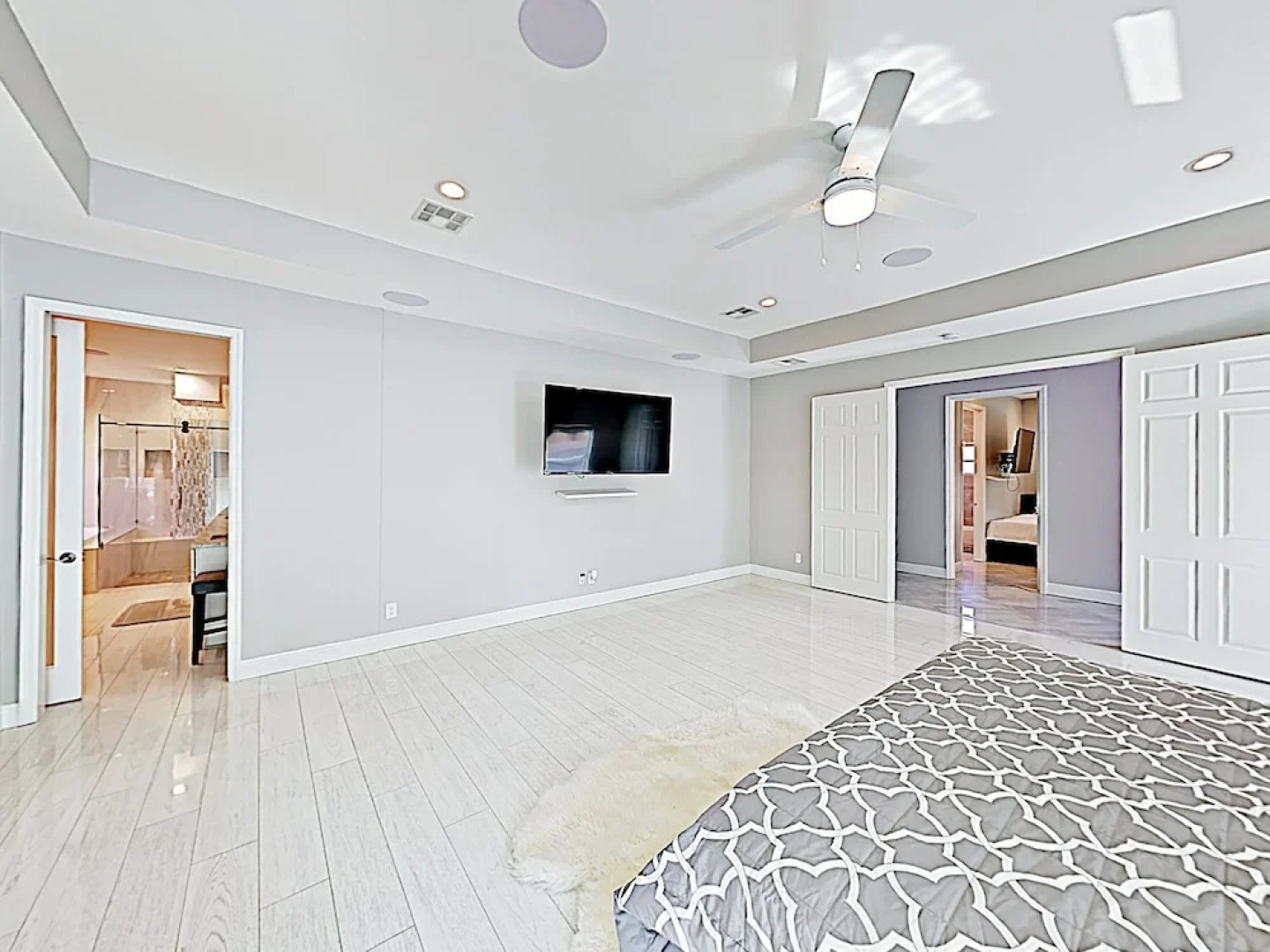 New Listing! Sumptuous Near Beach W/ Pool 3 Bedroom Home