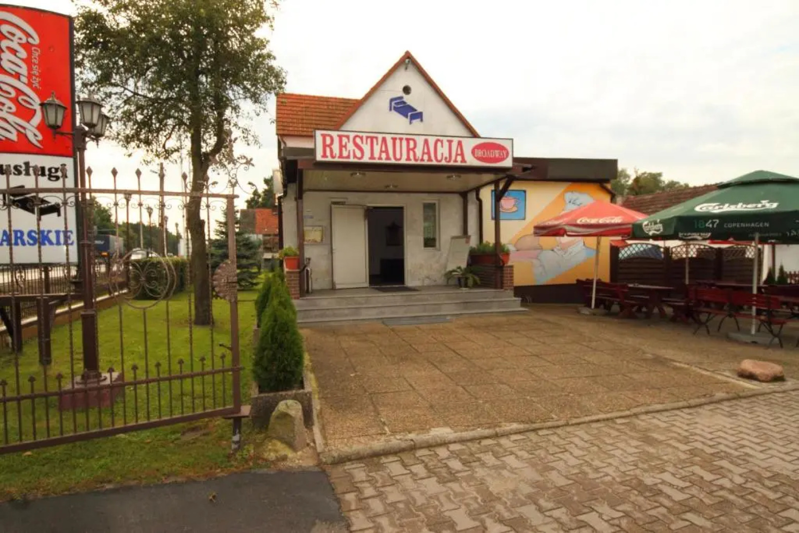 Restaurant & Hostel "Broadway"