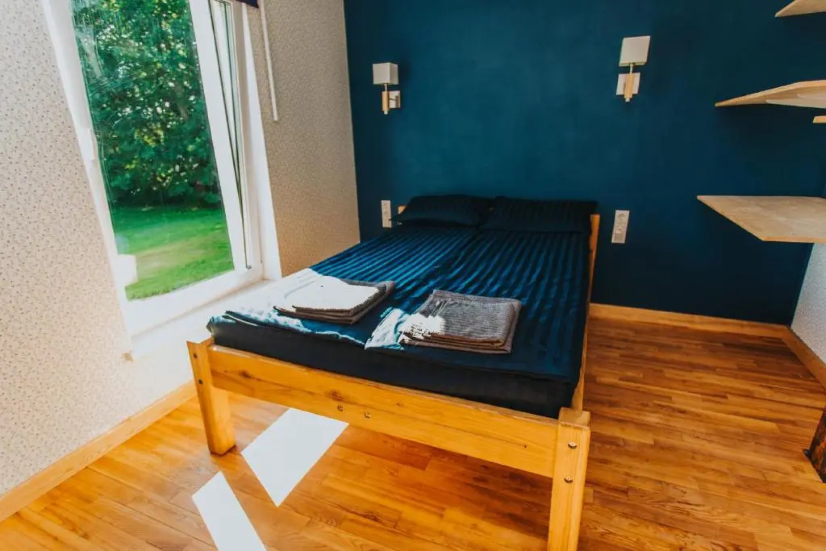 Burtnieka ezera māja