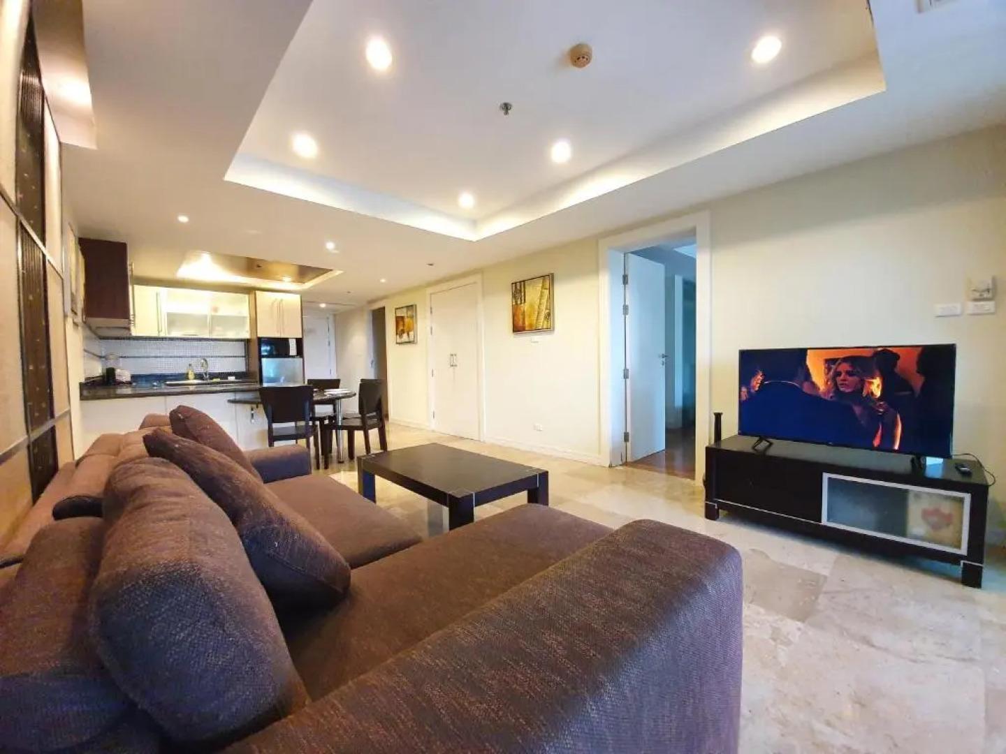 Spacious apartment with Ocean view in Panwa