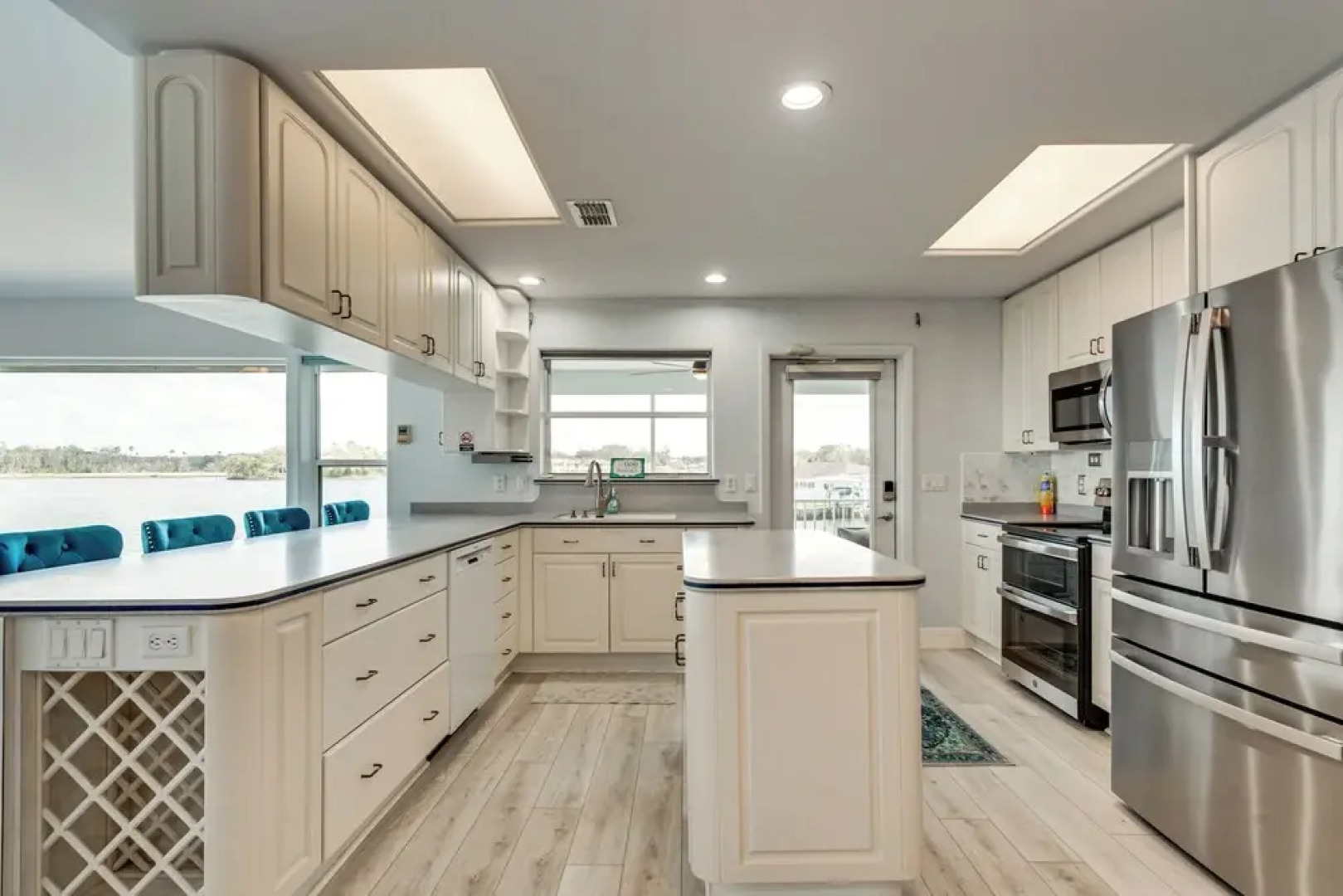 Waterfront Gem: Crystal River Family Home