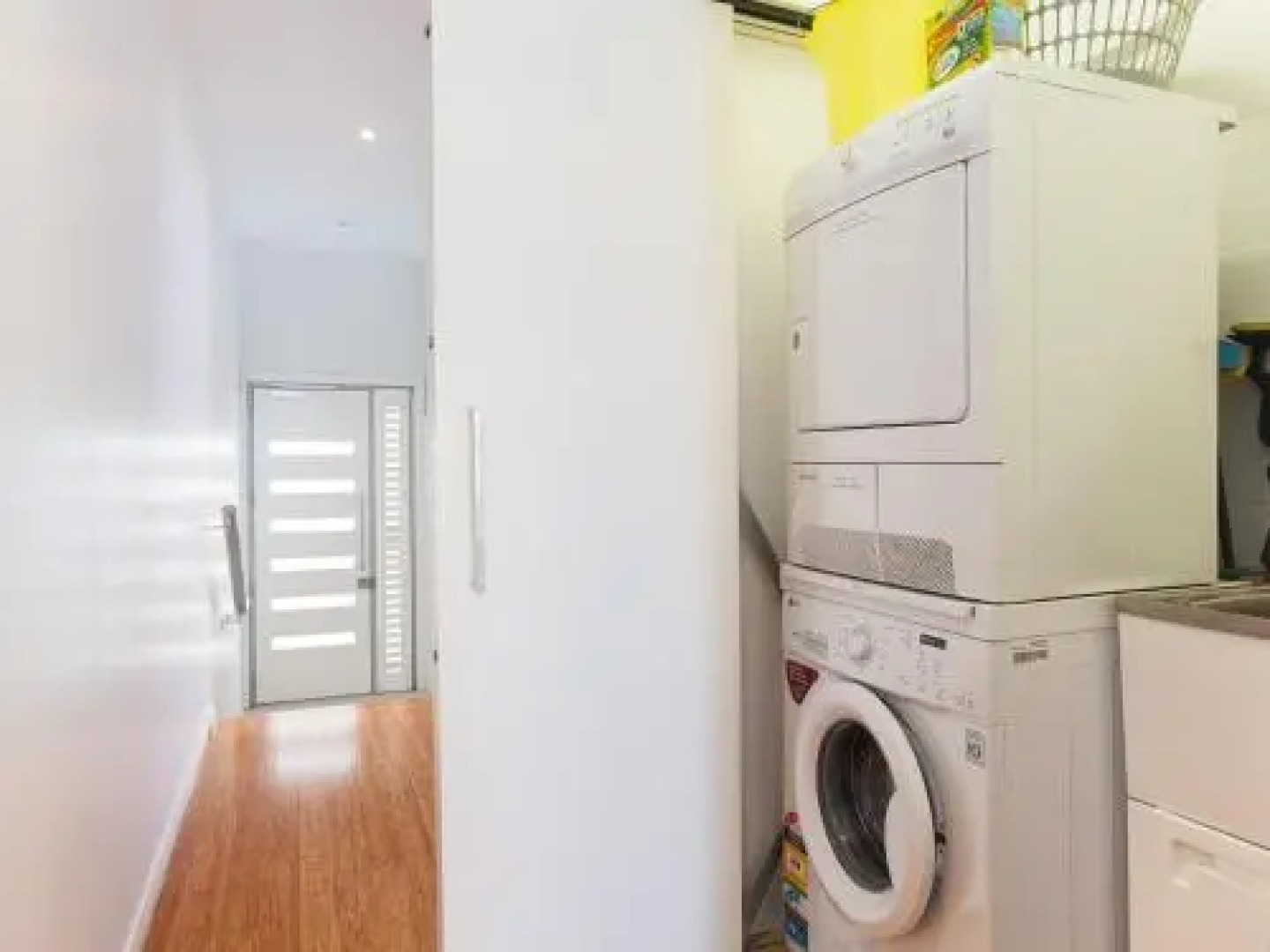 7a Judith Street - stunning duplex with ducted air conditioning