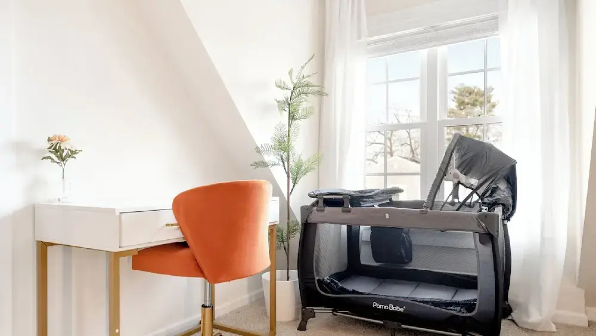 Ultra-Modern Luxe Sleek & Stunning Stay