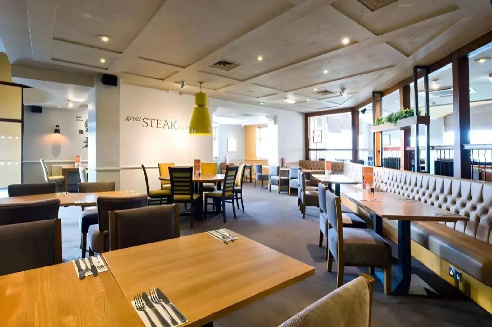 Premier Inn Livingston (M8/J3)