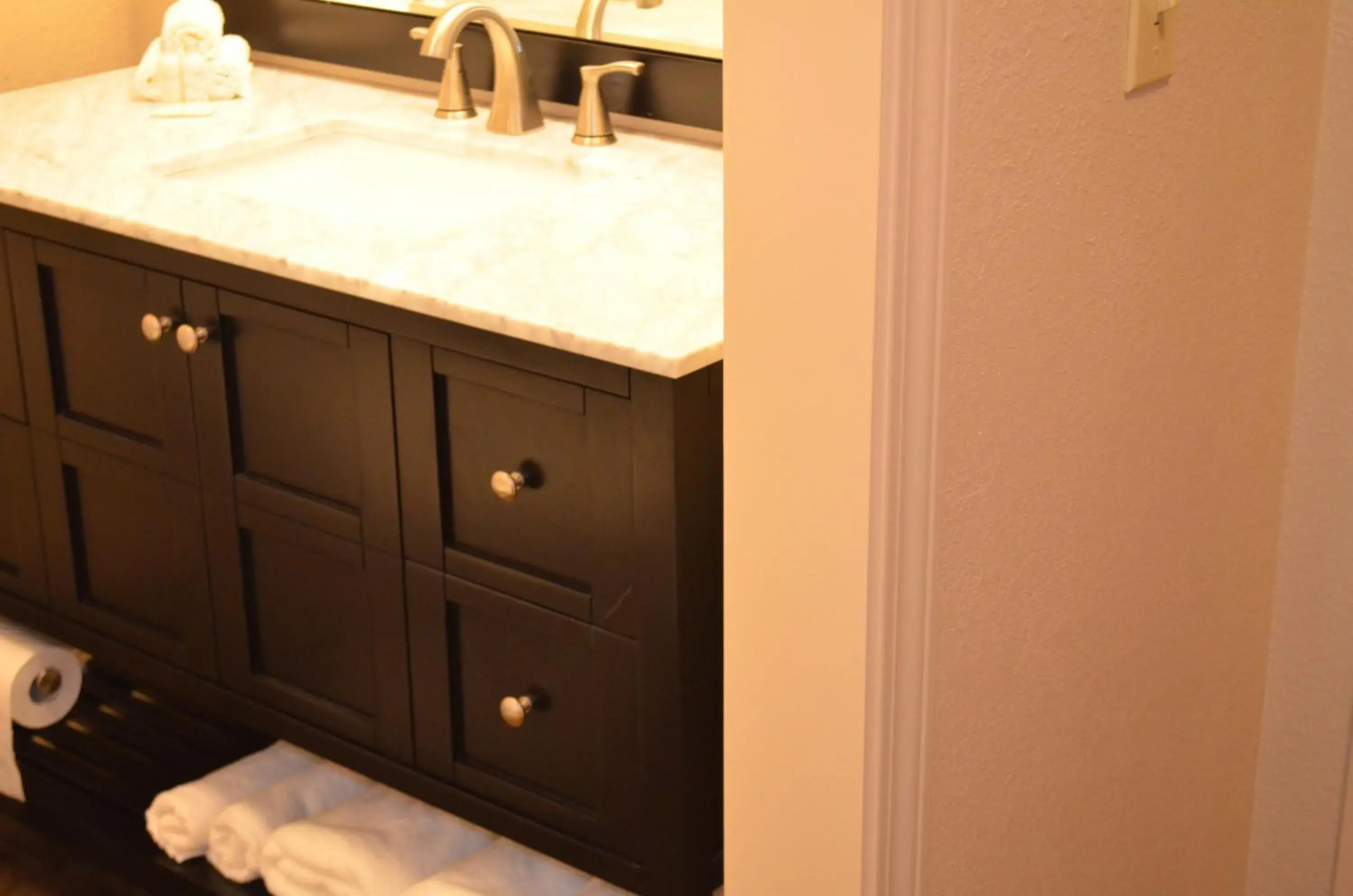 Brookshire Inn & Suites