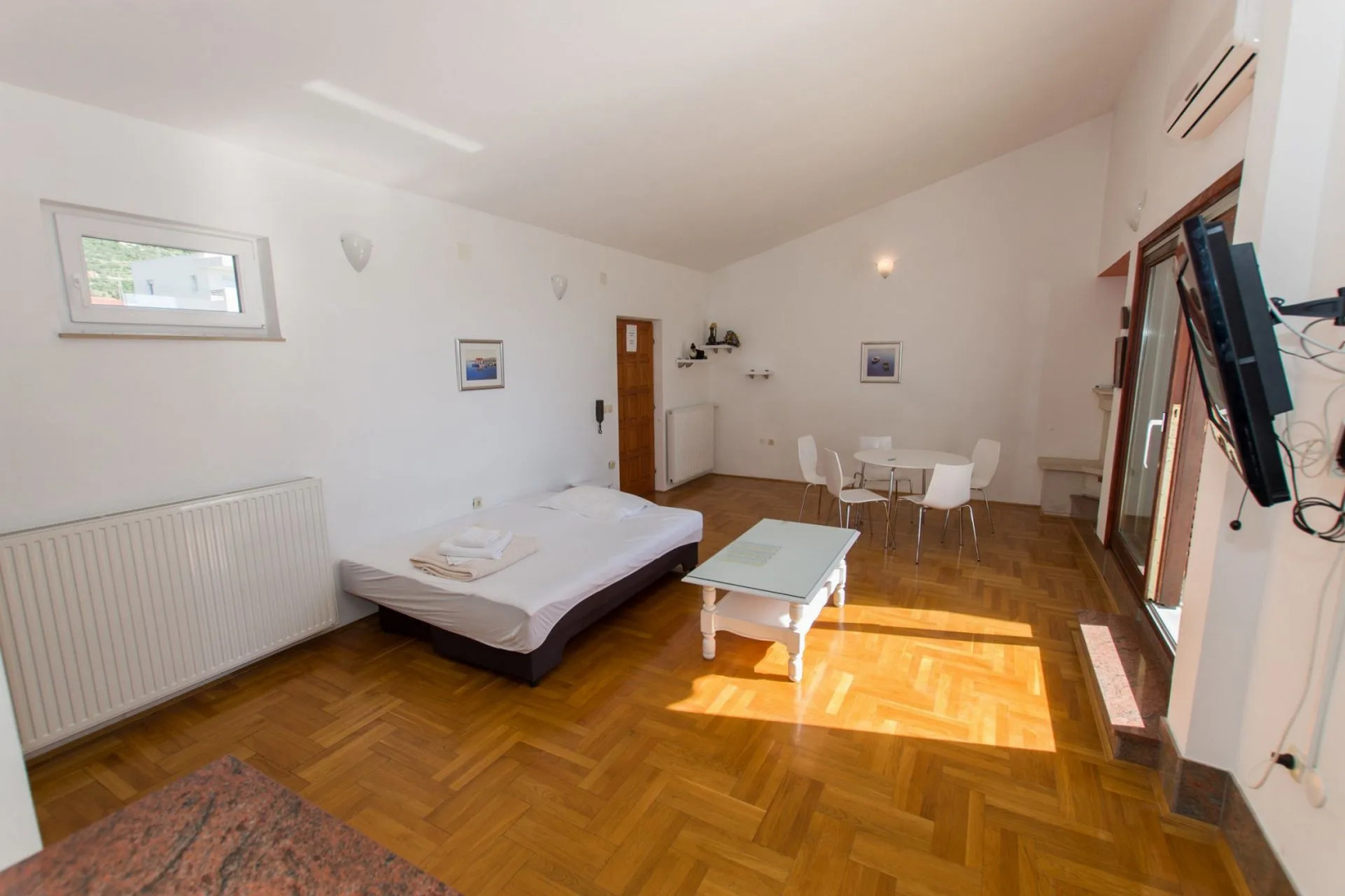 Apartment Prgo - spacious with view & parking: A3  3. kat Makarska, Riviera Makarska